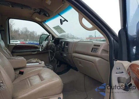 2001 Ford Excursion Limited from USA, damaged, VIN 1FMNU43S11EB99512